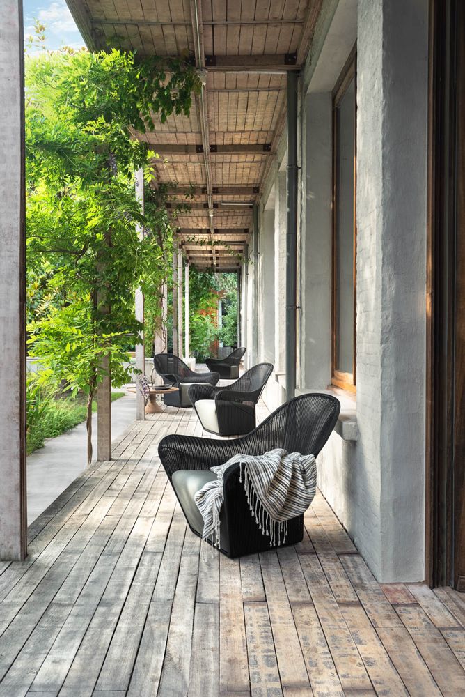 Chairs for hospitalities & contracts - Manta lounge chair | lounge chairs - FEELGOOD DESIGNS