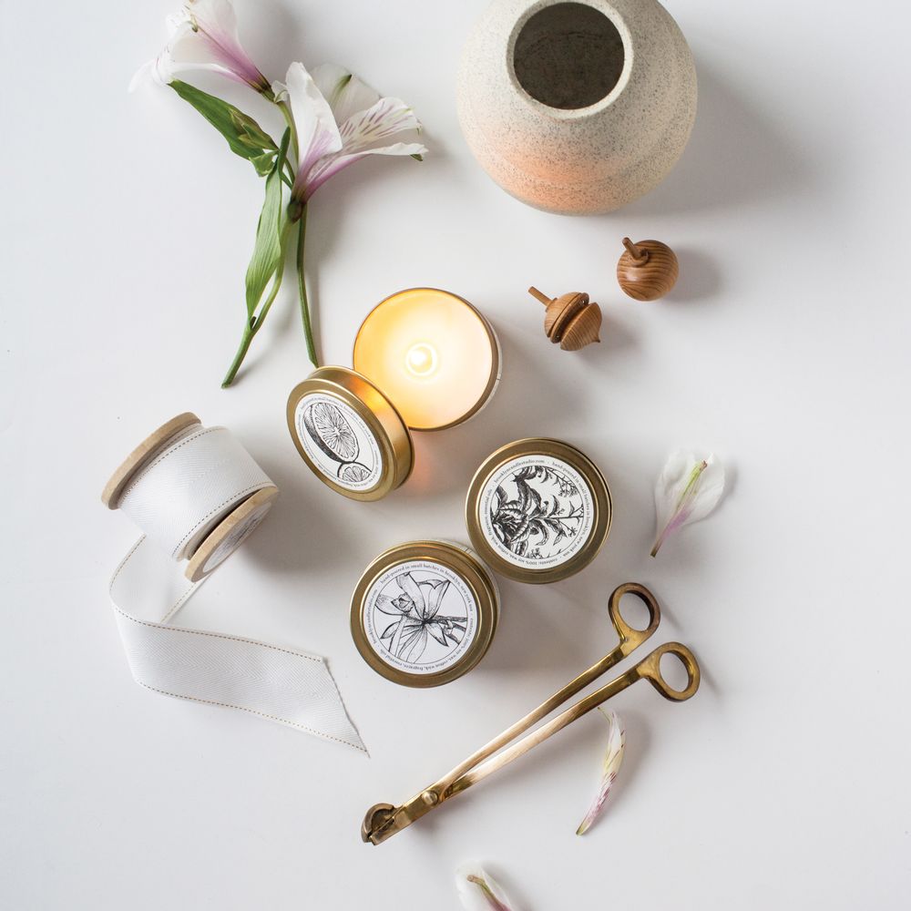 Décorations florales - Love Potion Gold Travel Bougie - BROOKLYN CANDLE STUDIO