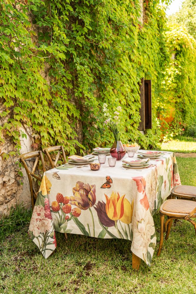 Kitchen linens - "Garden Eden" Linen Tablecloth - NAPKING  BY BELLAVIA