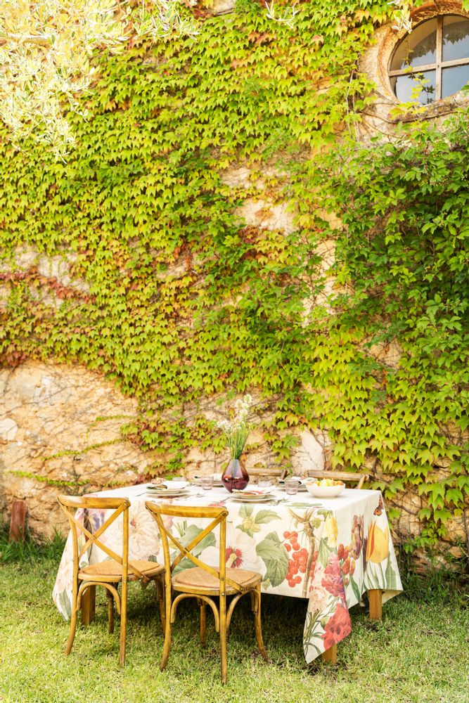Kitchen linens - "Garden Eden" Linen Tablecloth - NAPKING  BY BELLAVIA