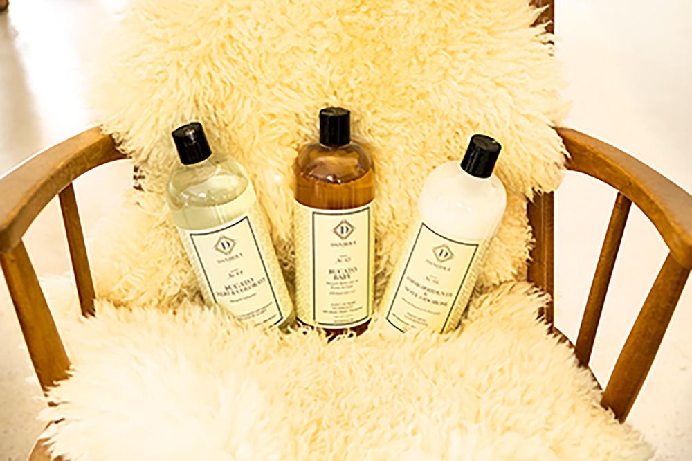 Soaps - N°66/ ASSOUPLISSANT AUX FEURS JAUNES - DANHERA ITALY