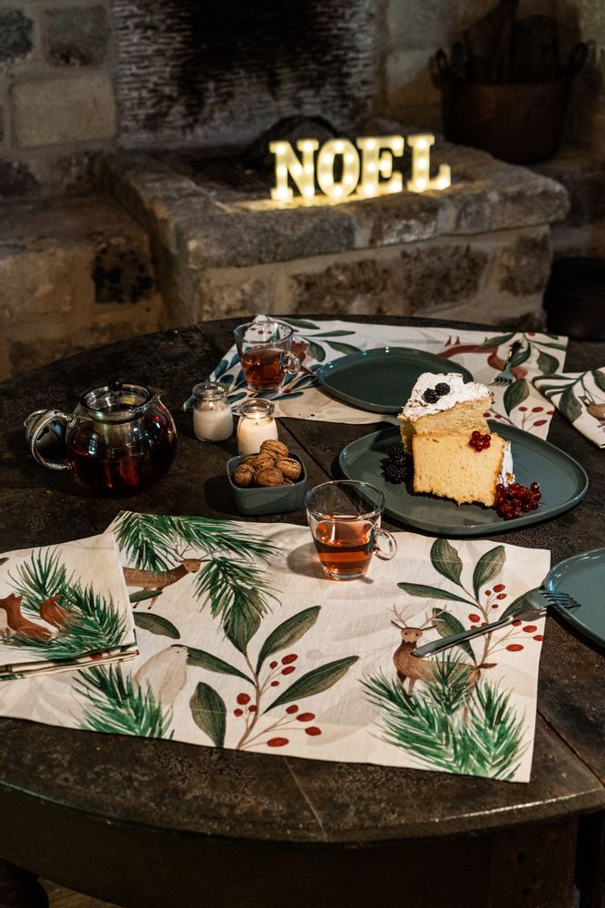 Placemats - Rudolph  Linen Breakfast Set - NAPKING  BY BELLAVIA