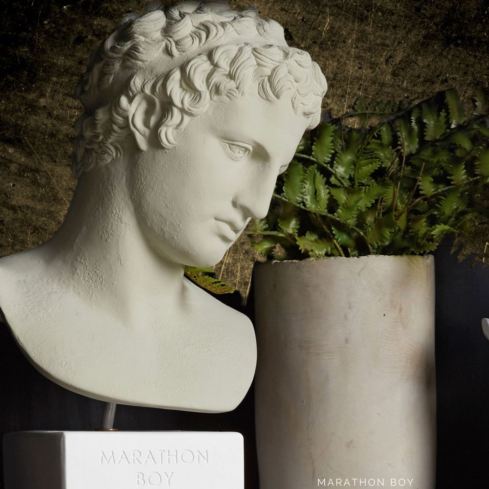 Sculptures, statuettes et miniatures - Statue garçon Marathon - SOPHIA ENJOY THINKING