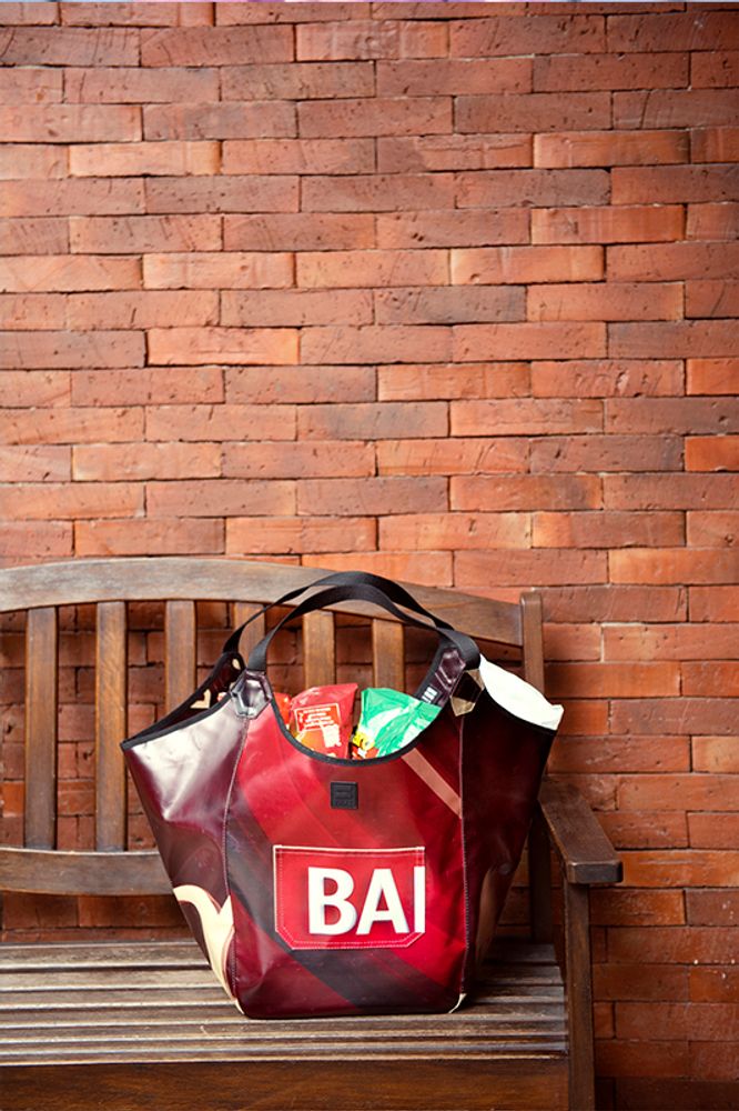 Shopping baskets - Tote Bag Billboard Upcycling - IWAS PRODUCTS