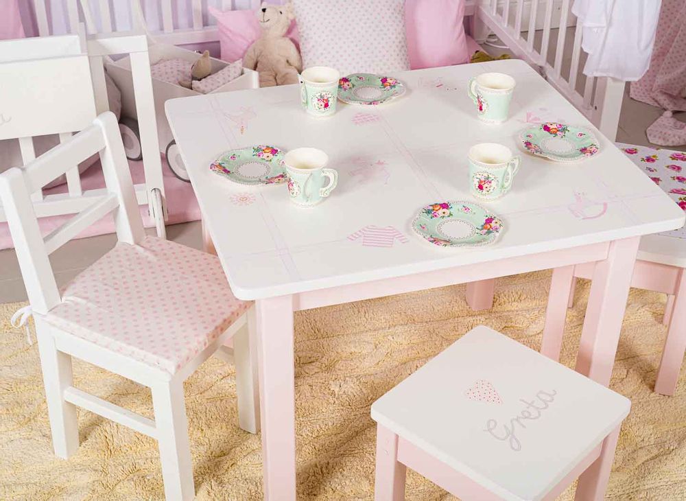 Dining Tables - Child's Table - ISLE OF DOGS DESIGN WUPPERTAL