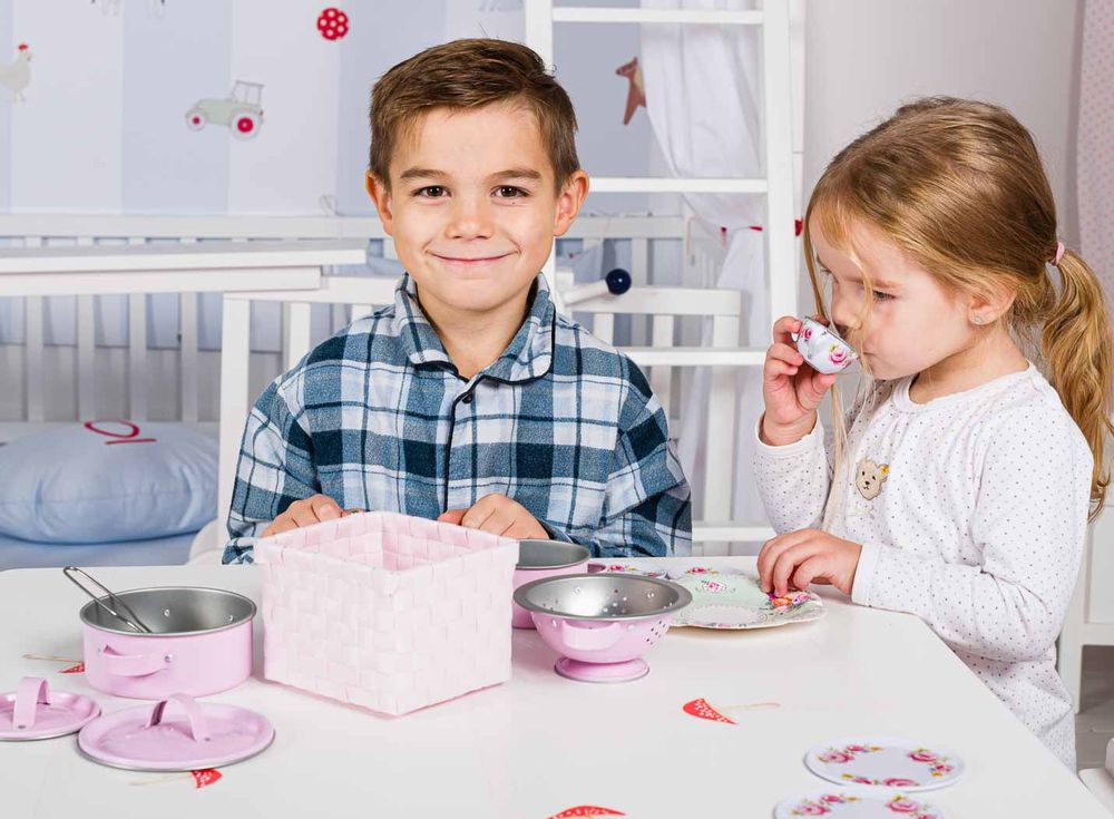 Dining Tables - Child's Table - ISLE OF DOGS DESIGN WUPPERTAL