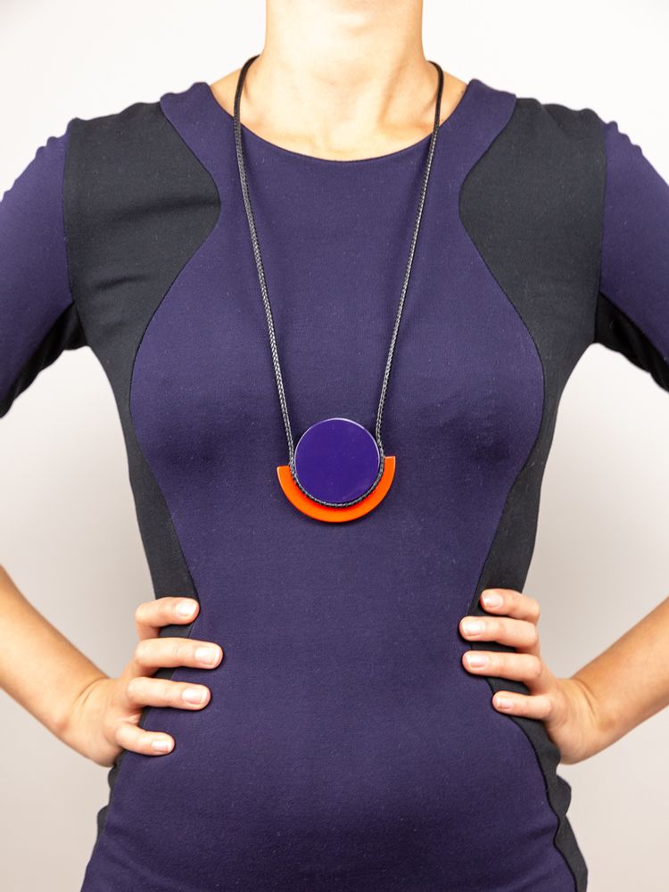 Bijoux - Horn and lacquer pendants - L INDOCHINEUR X RIVÊT