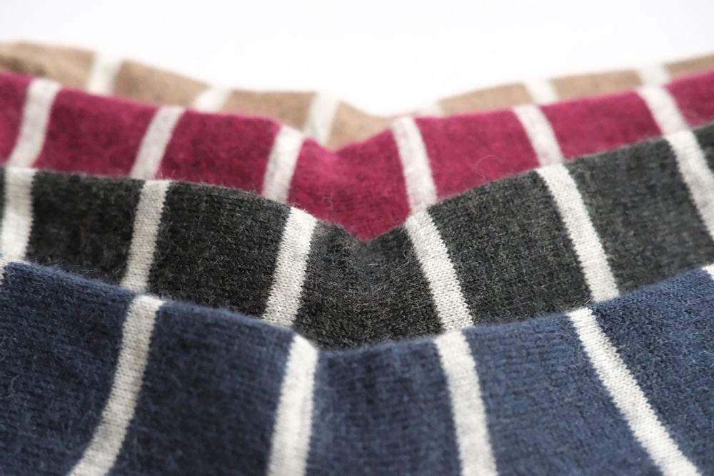 Chaussettes - CHAUSSETTES BORDÉES DE LAINE MOHAIR - NISHIGUCHI KUTSUSHITA