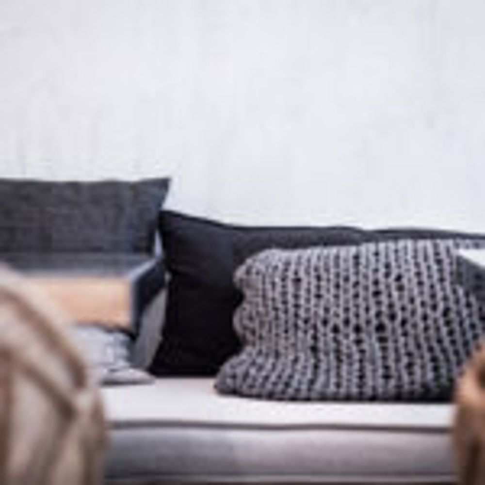 Fabric cushions - KNIT HANDMADE DECORATIVE CUSHION - MIKMAX BARCELONA