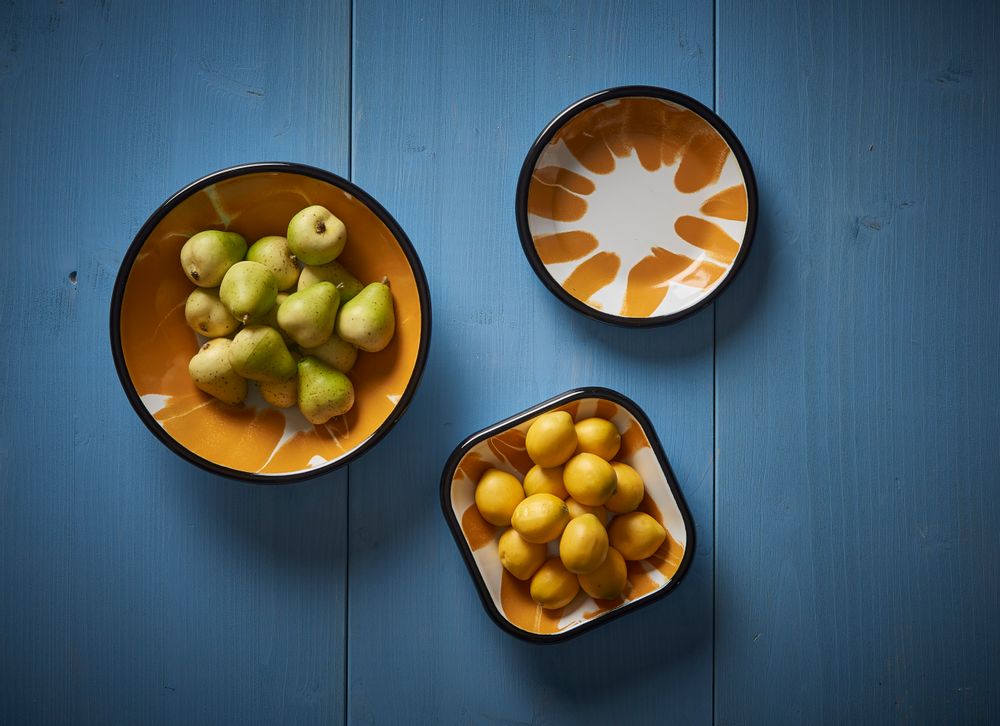 Pièces uniques - A Little Color Big + Small Bowls - KAPKA ENAMELWARE