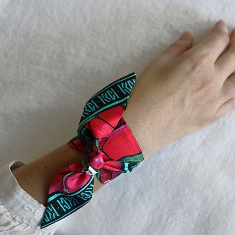 Bijoux - Fétiche à nouer 100 % twill de soie - bandeau/ruban - Hibiscus Blue Sky - MAISON FÉTICHE