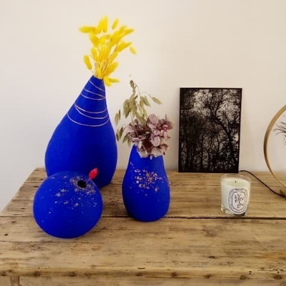 Vases - Yves Klein Stained Paper Vase of Paintings Resources - L'ATELIER DES CREATEURS