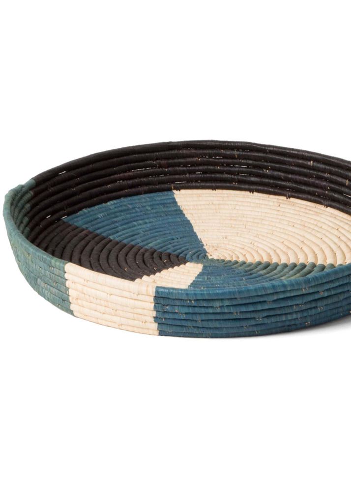 Plateaux - Plateau en raphia bloqué de couleur froide - ALL ACROSS AFRICA + KAZI