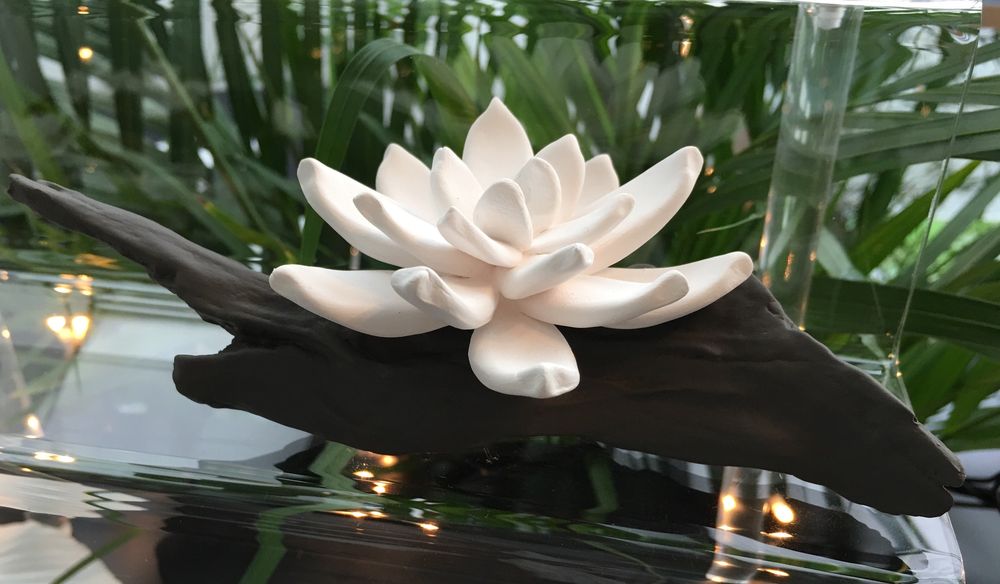Accessoires à poser - Diffuseur de parfum et d'huile essentielle Flores. - ANOQ