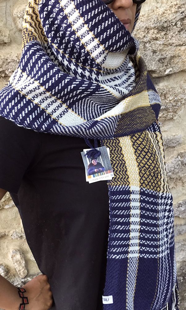 Foulards et écharpes - Shawls in Premium Pure materials - T'RU SUSTAINABLE HANDMADE