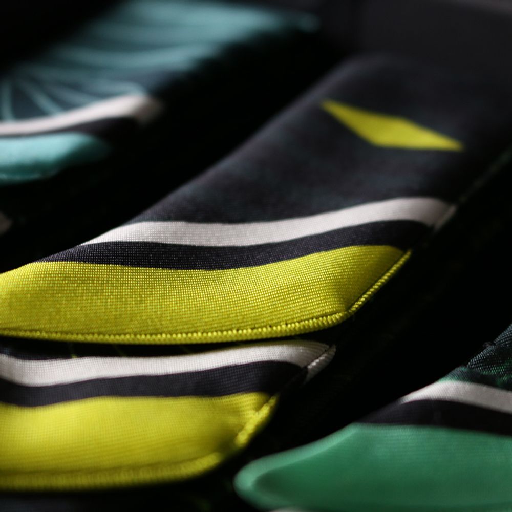 Foulards et écharpes - Coffret 3 Fétiches à nouer Wax - Fétiches à nouer 100 % twill de soie - bandeaux/rubans - Wax Green + Wax Blue + Wax Yellow - MAISON FÉTICHE