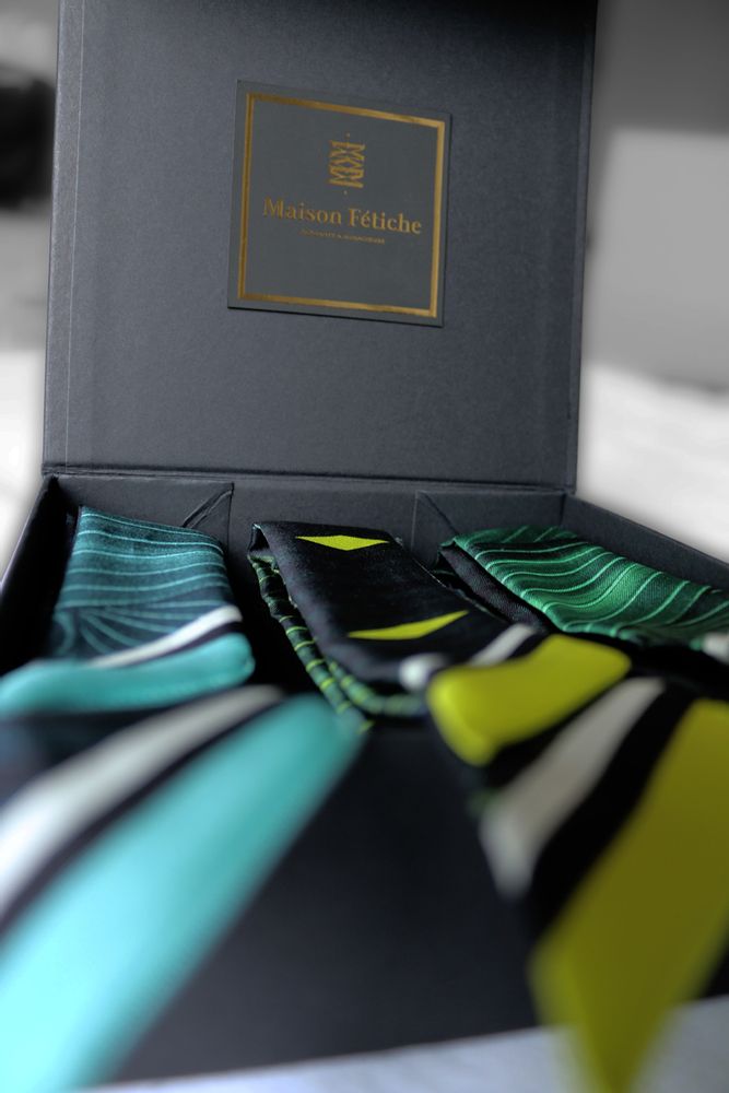 Foulards et écharpes - Coffret 3 Fétiches à nouer Wax - Fétiches à nouer 100 % twill de soie - bandeaux/rubans - Wax Green + Wax Blue + Wax Yellow - MAISON FÉTICHE