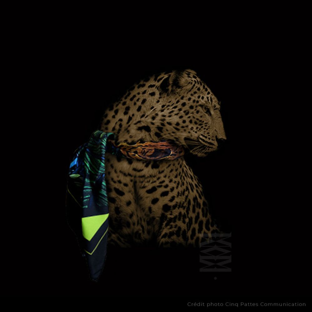 Tissus - Foulard / carré - FAUVE 90 - imprimé 100 % twill de soie - 90 x 90 cm - roulotté à la française - MAISON FÉTICHE