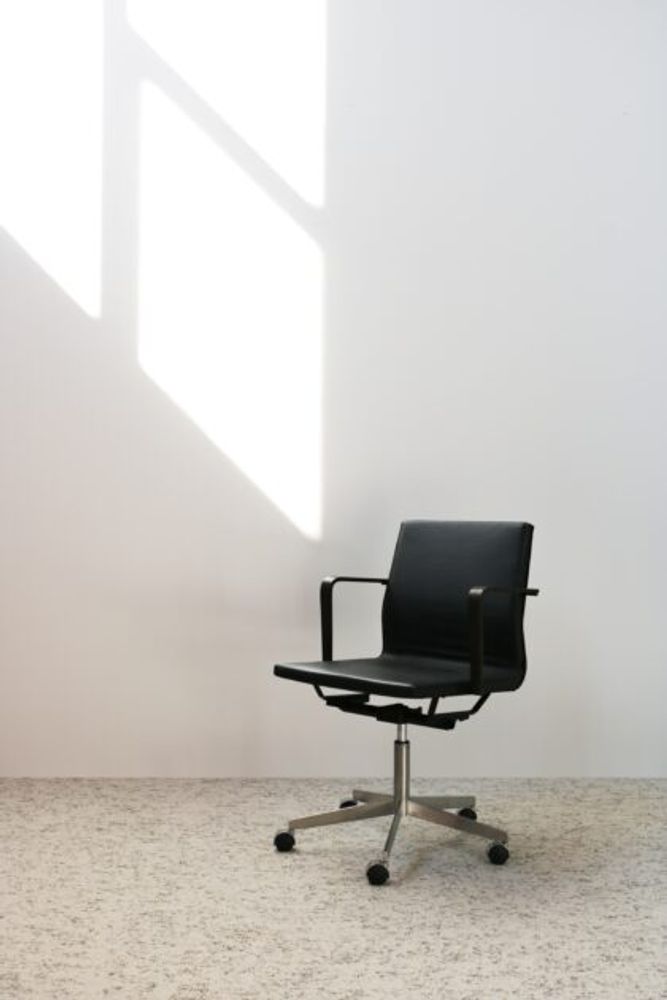 Office seating - Vincent Van Duysen Chair - BULO