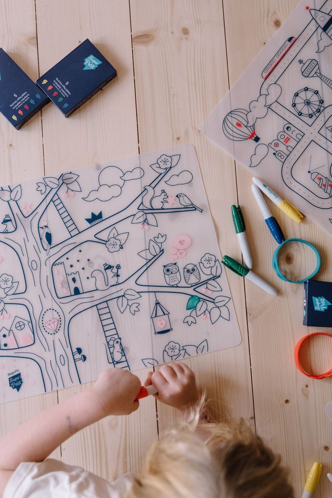 Jeux enfants - set de table en silicone à colorier avec ses 5 feutres effaçables inclus -Arbre magique - SUPERPETIT