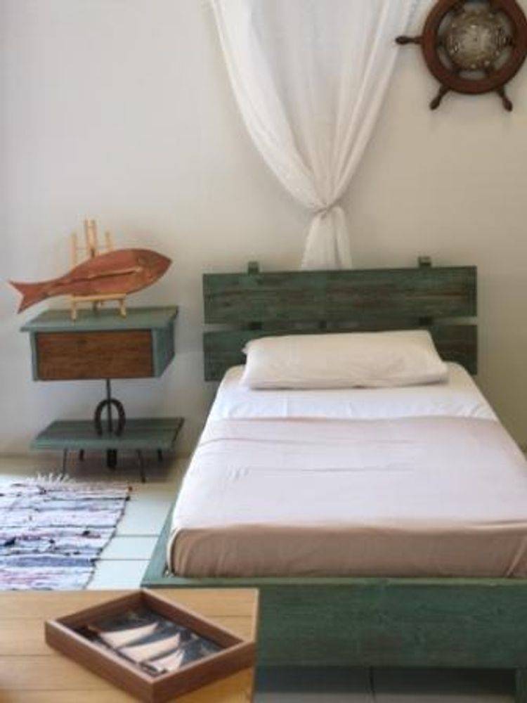 Lits - Lit Philosopher en bois massif - LIVING MEDITERANEO