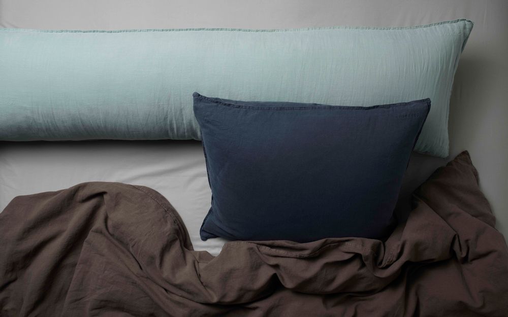 Hotel bedrooms - bedMATE pillow + washed linen pillowcase - SUITE702