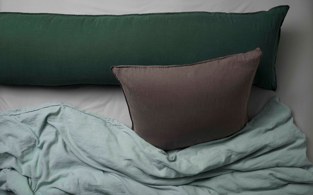 Hotel bedrooms - bedMATE pillow + washed linen pillowcase - SUITE702