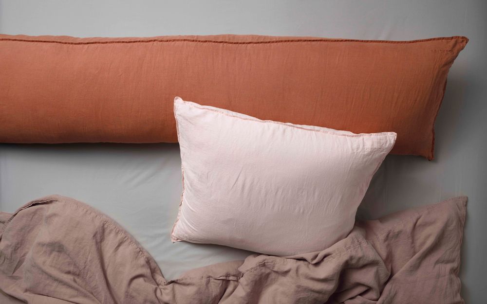 Hotel bedrooms - bedMATE pillow + washed linen pillowcase - SUITE702