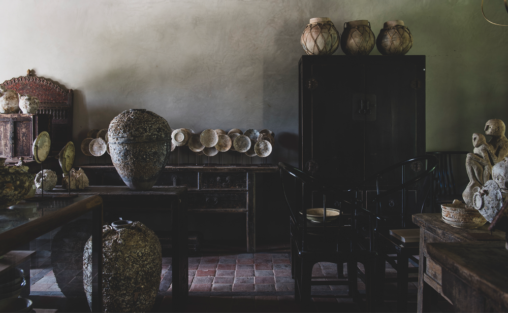 Dining Tables - Decorative objects antique furniture - ATMOSPHÈRE D'AILLEURS