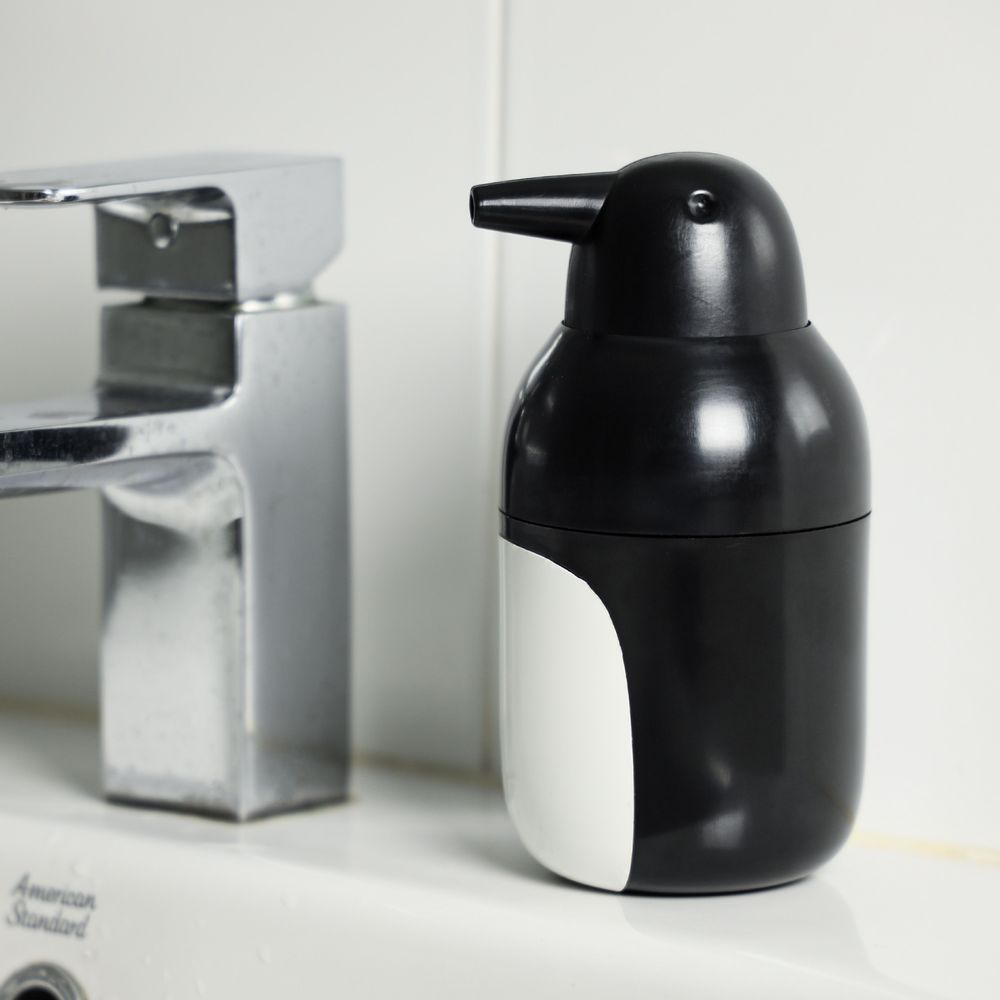 Cadeaux - Distributeur de savon pingouin - Collection Iceberg Bathroom : Matériaux respectueux de l'environnement 100% recyclables - QUALY DESIGN OFFICIAL