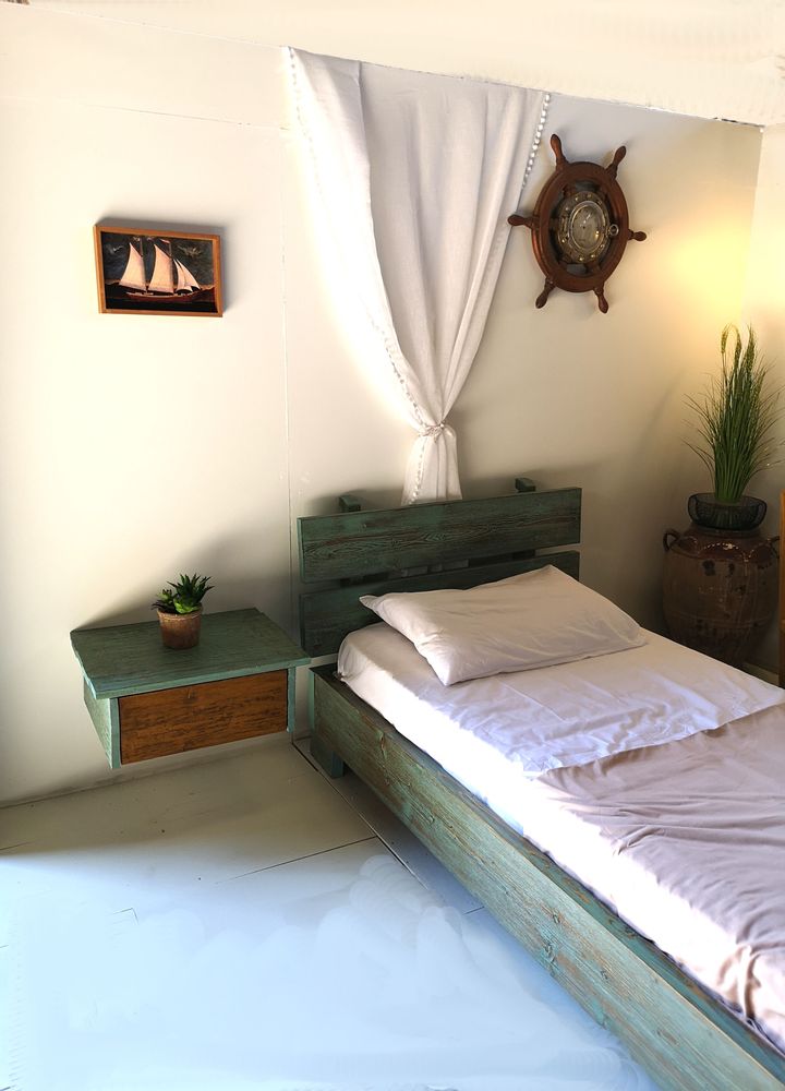 Decorative objects - Floating Night stand "Freedom" - LIVING MEDITERANEO