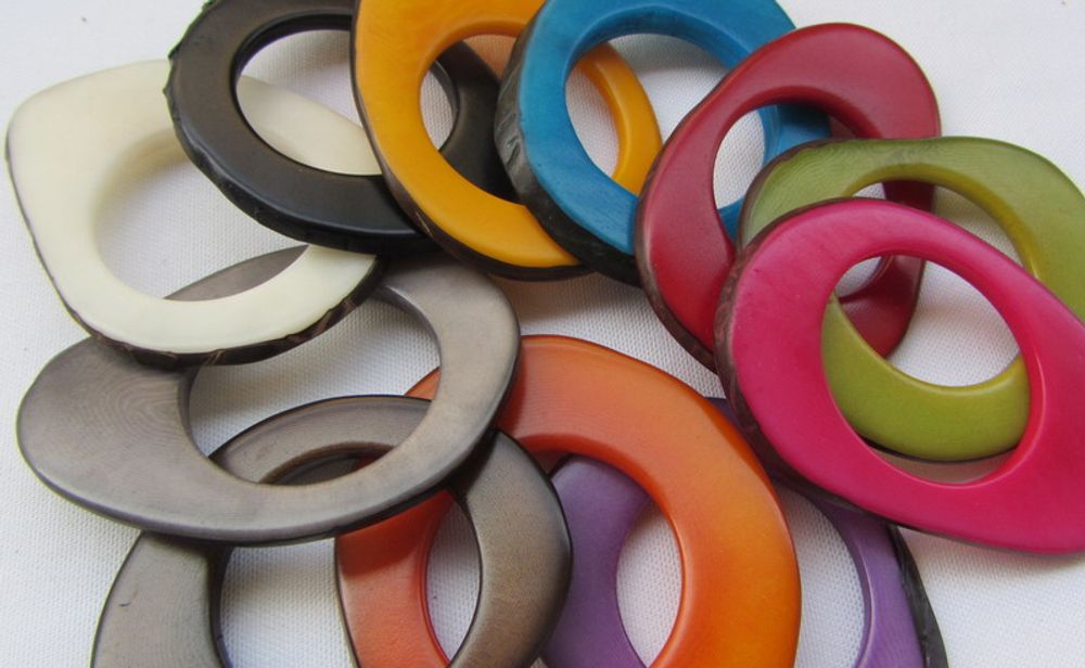 Quincaillerie d'art - Calamar plat en Tagua- ivoire végétal - TIERRATAGUA & CREATIERRA