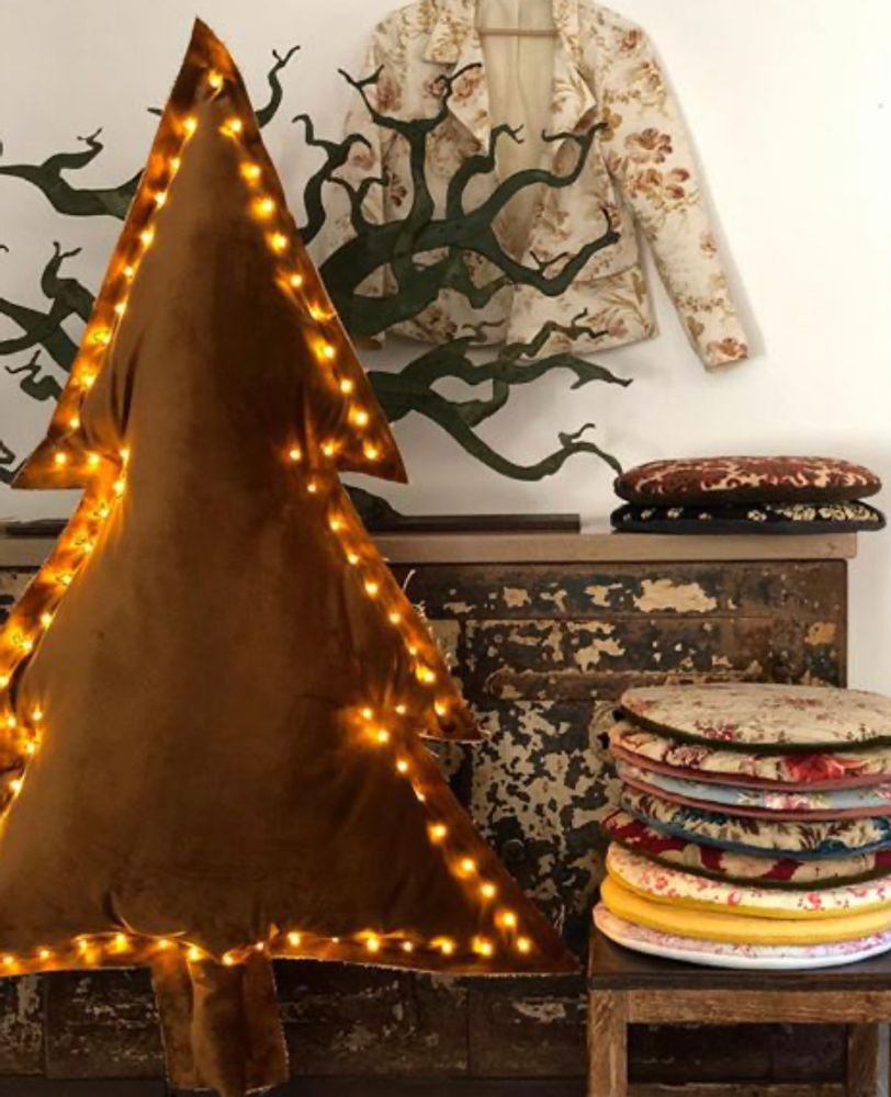 Christmas garlands and baubles - Christmas: cushions, fir trees and jackets - ROSE VELOURS