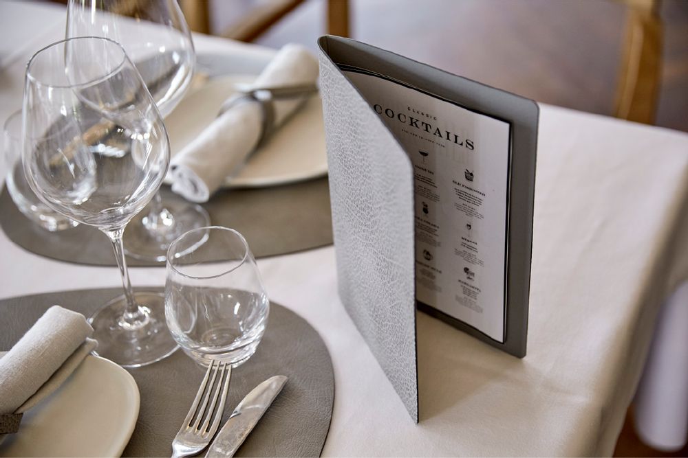 Services - MENU & WINE CARDS - LIND DNA