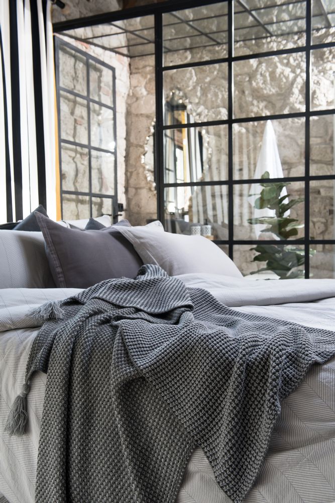 Throw blankets - Lara & Lena Throw - L'APPARTEMENT