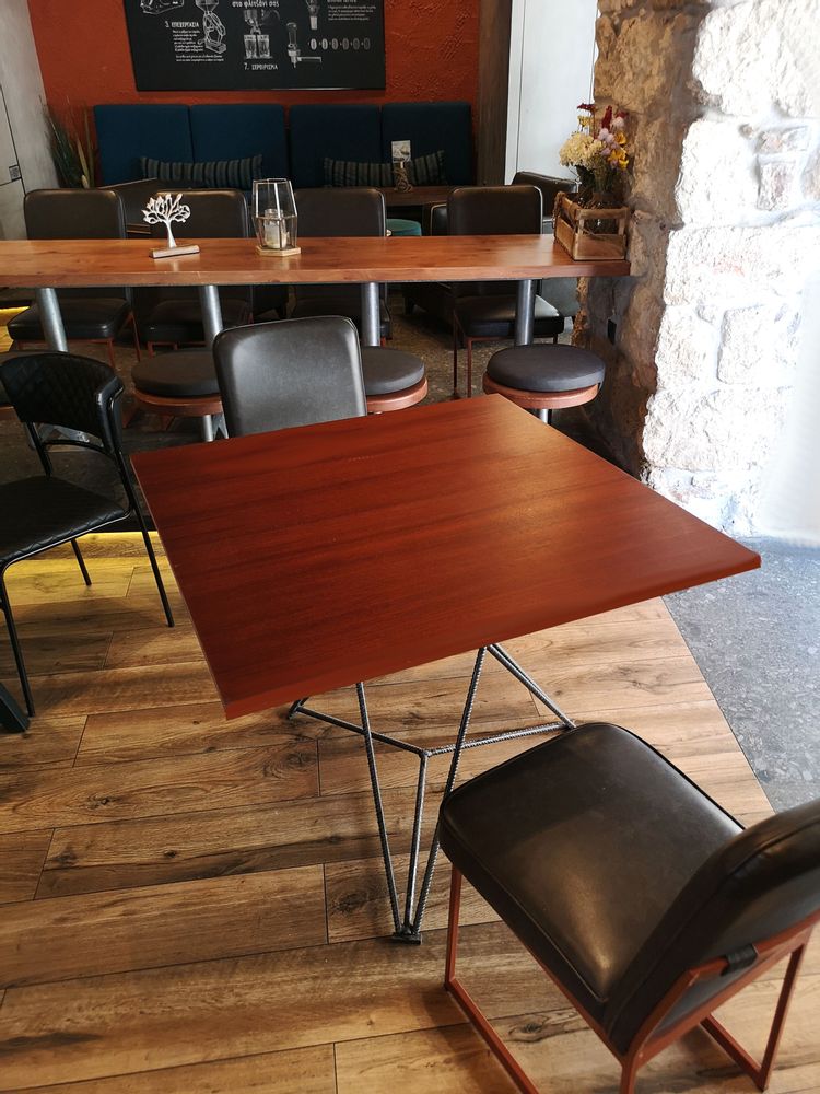 Tables Salle à Manger - Table avec plateau (placage acajou) et pied en acier Starbase - LIVING MEDITERANEO