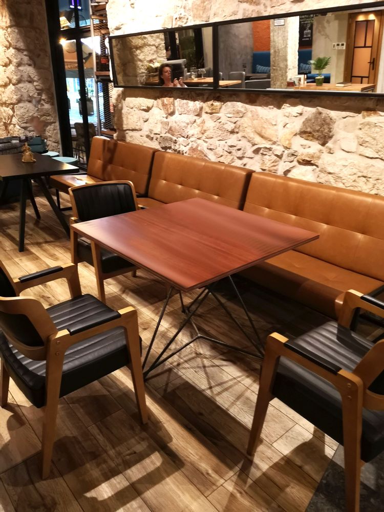 Tables Salle à Manger - Table avec plateau (placage acajou) et pied en acier Starbase - LIVING MEDITERANEO