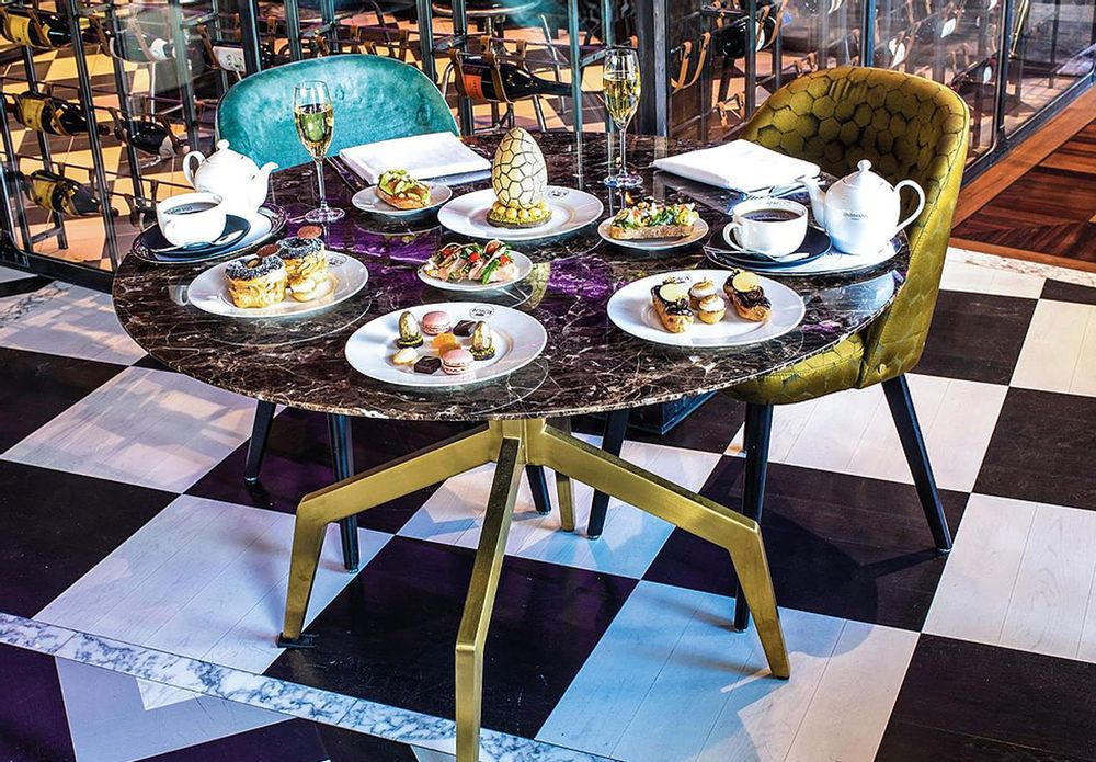 Dining Tables - RAZOR DINING TABLE - VERSMISSEN