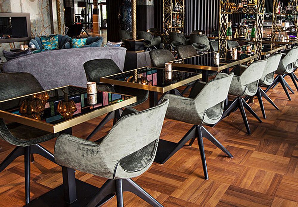 Chairs - MADDOX ARMCHAIR - VERSMISSEN