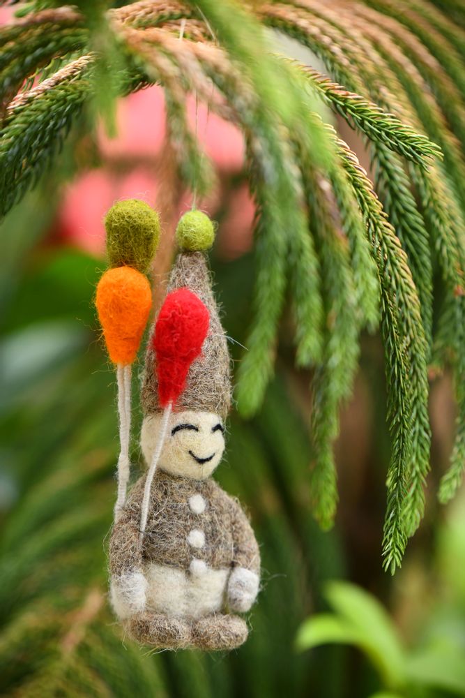 Christmas garlands and baubles - Handmade Felt Toys and Christmas Ornaments - DE KULTURE WORKS