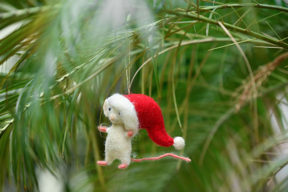 Christmas garlands and baubles - Handmade Felt Toys and Christmas Ornaments - DE KULTURE WORKS