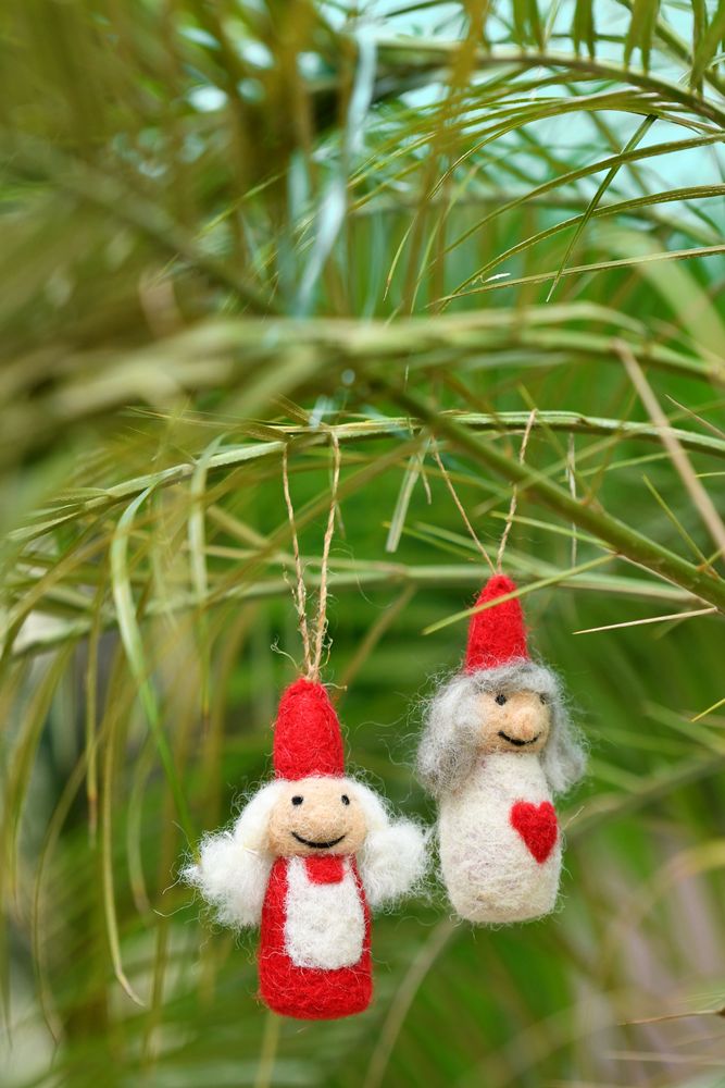Christmas garlands and baubles - Handmade Felt Toys and Christmas Ornaments - DE KULTURE WORKS