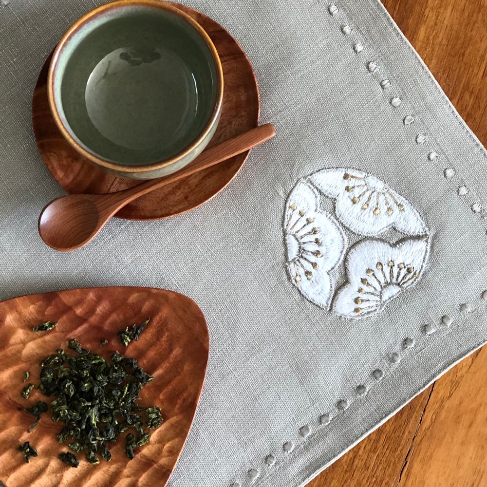 Mugs - Gold & Silver Embroidered Table Linen - ZAOZAM