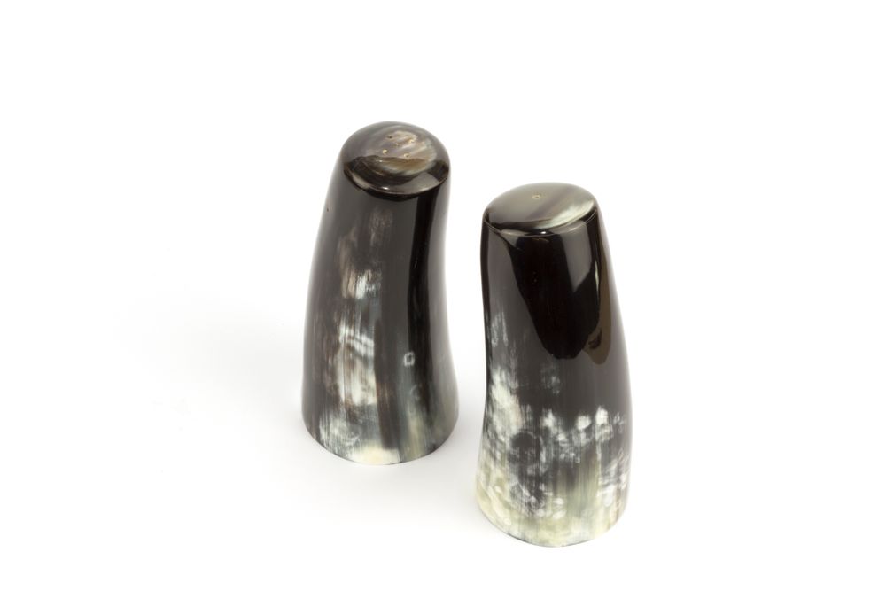 Couverts de service - Natural Horn Salt and Pepper Shaker - L INDOCHINEUR X RIVÊT