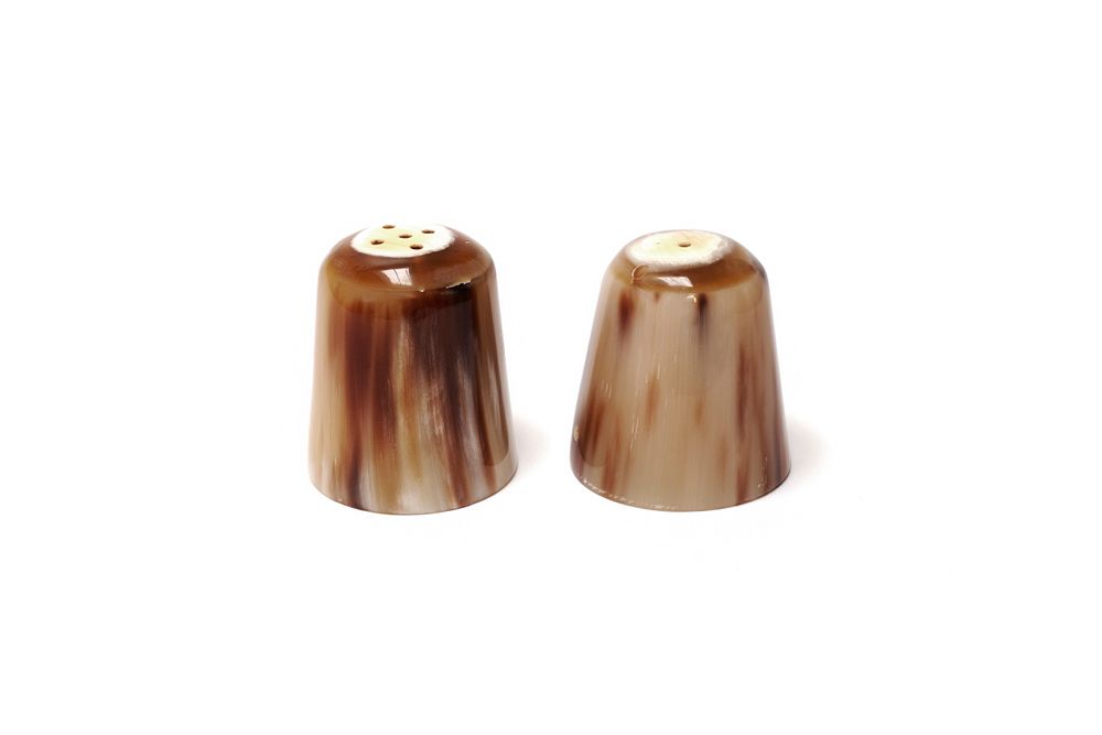Couverts de service - Natural Horn Salt and Pepper Shaker - L INDOCHINEUR X RIVÊT