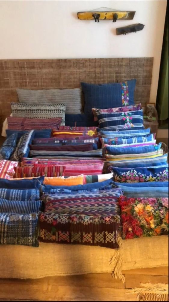Fabric cushions - Unique piece cushions - IXCASALA