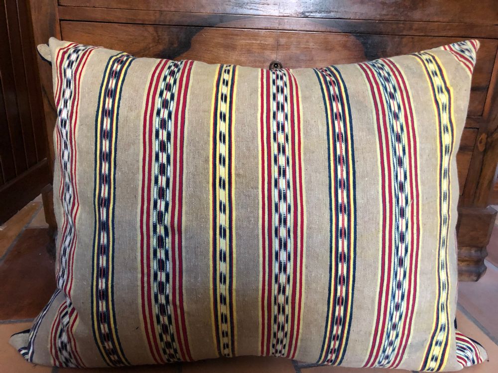 Fabric cushions - Unique piece cushions - IXCASALA