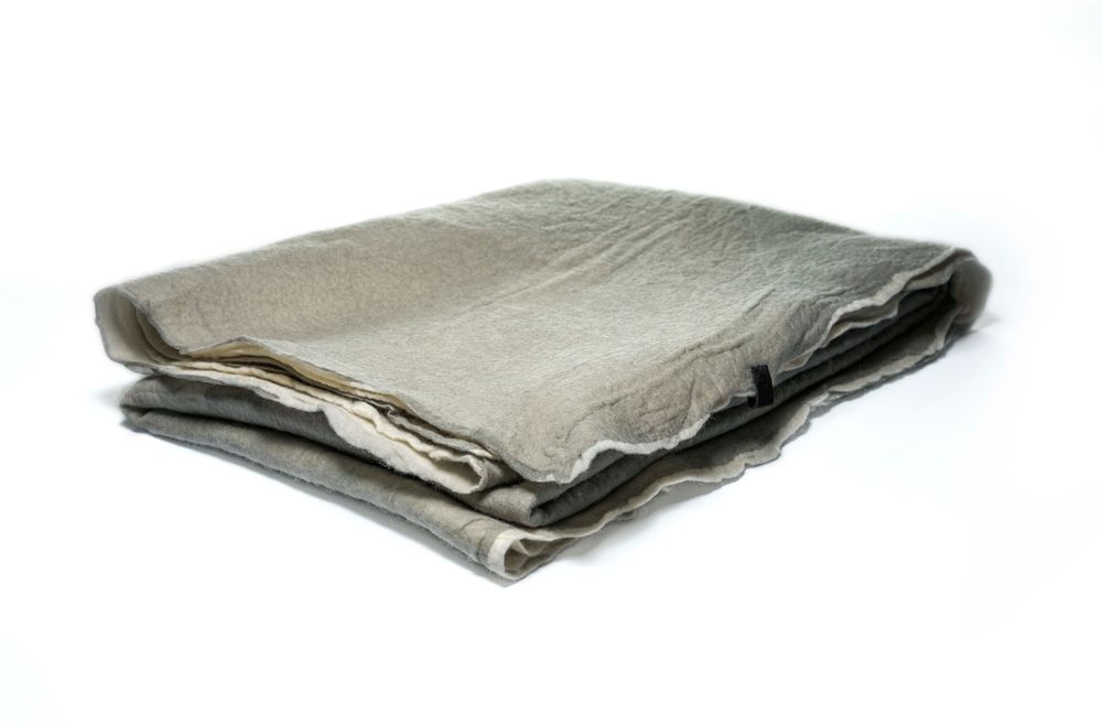 Throw blankets - silk blanket collection - LEINGRAU