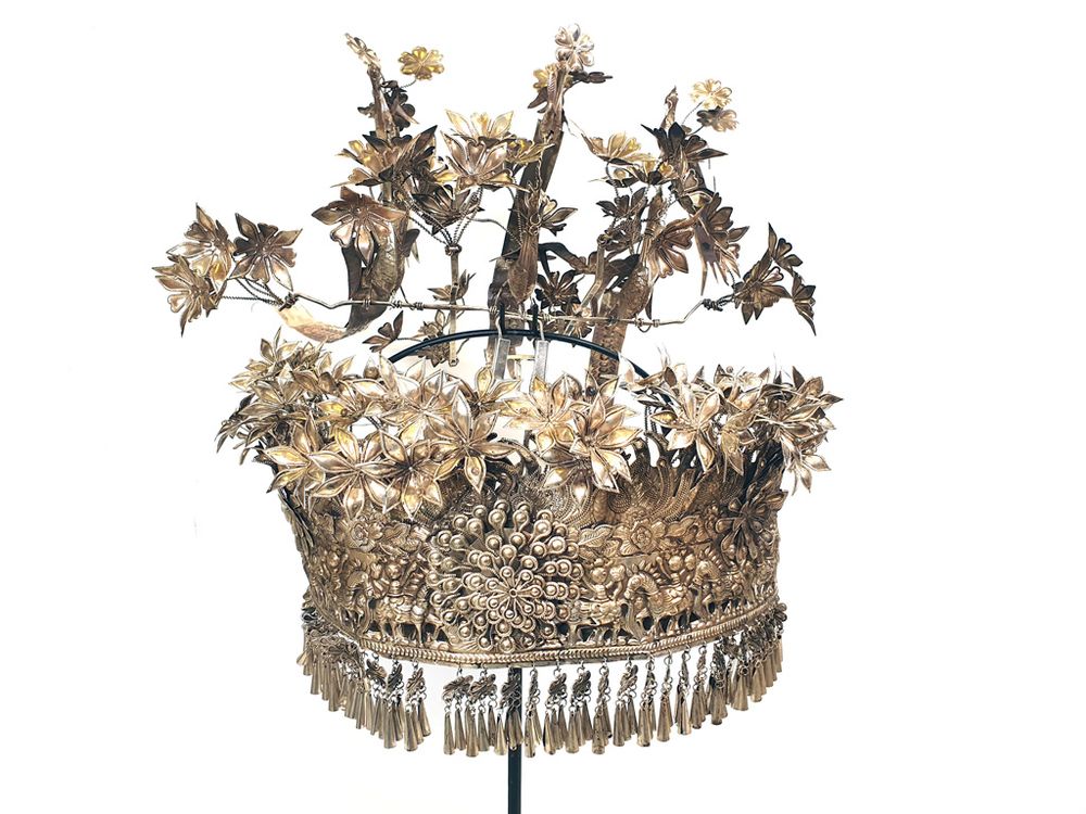 Decorative objects - Chinese Minority Headdress and Jewelry - ASIADECORATION / OBJETSCHINOIS