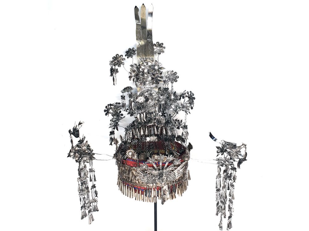 Decorative objects - Chinese Minority Headdress and Jewelry - ASIADECORATION / OBJETSCHINOIS